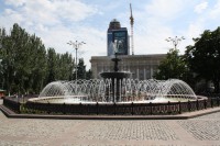 Фонтан на площади Ленина