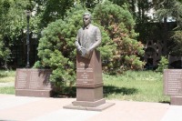 Лутаку Ивану Кондратьевичу памятник 