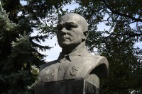 Кропив'янському Миколі Григоровичу пам’ятник