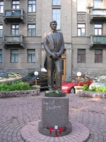 Пам'ятник Анатолію Солов'яненку