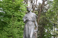 Лесі Українці паркова скульптура