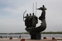 Пам’ятник засновникам Києва