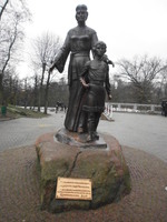 Памятник Малуше и князю Владимиру