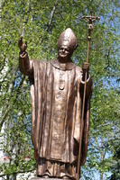 Папі Римському Йоану Павлу II пам'ятник