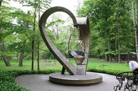 Скульптурна композиція «Серце кохання»